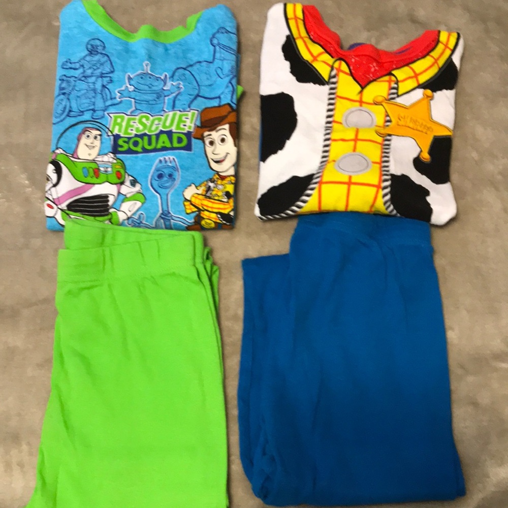 Disney long sleeve pjs set of 2